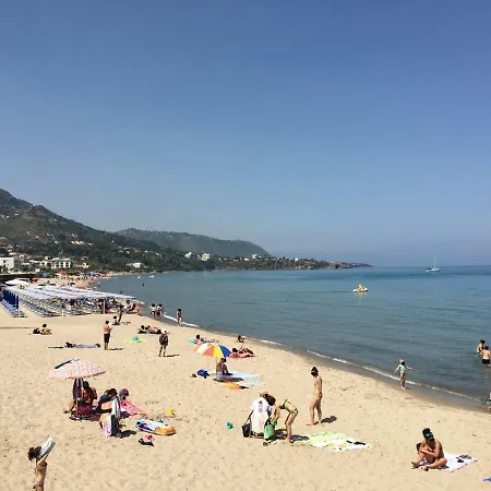 I Colori Al Mare Cefalú